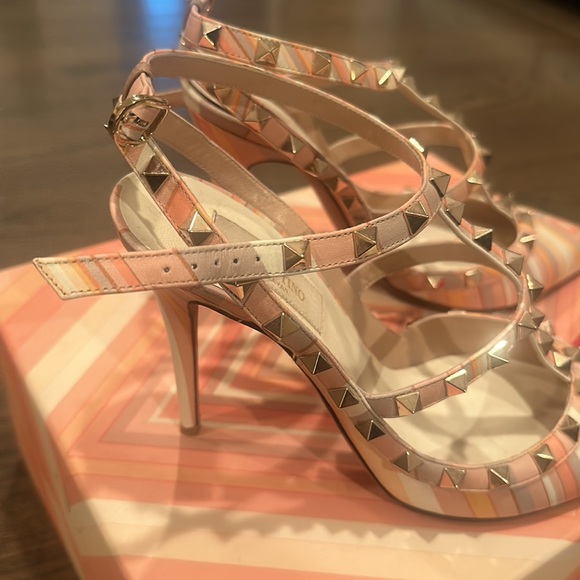 *Valentino pumps!!!-Worn once!!! - Picture 7 of 7